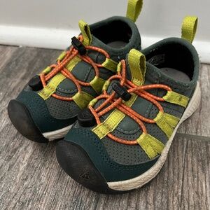Keen Motozoa sneaker slip on toddler size 6